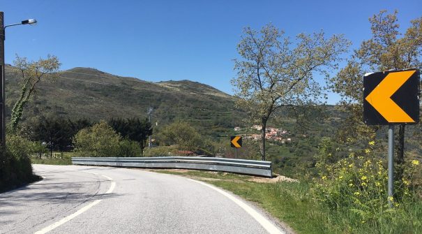 Reforço da sinalização rodoviária em diversas estradas do concelho