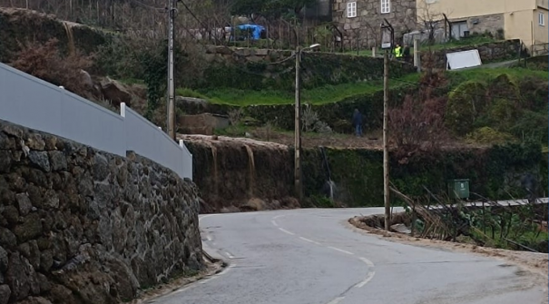 Reabertura da circulação rodoviária na Rua da Lage – Vinhós