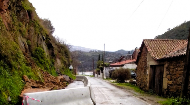 Rua da Ribeira (Lugar do Bernardo) – Barrô reaberta ao trânsito