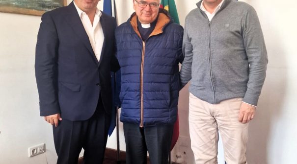 Presidente da Câmara recebeu Cónego João Teixeira