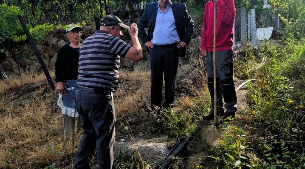 Presidente do Município acompanha obras e intervenções dos serviços municipais no terreno